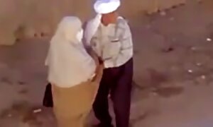 لعنتی فیلم سوپر مادر با پسرش در مهمانی