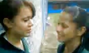 مادرم با پسرش در جوراب ساق بلند است فیلم پورن مادر و پسر