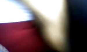 پاک کننده لاتین با باسن وسیع روزا fucks می کند فیلم سوپر مامان با پسرش