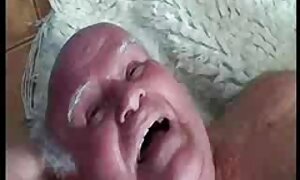 رئیس جمهور او را رصد کلیپ گاییدن مادر می کند.